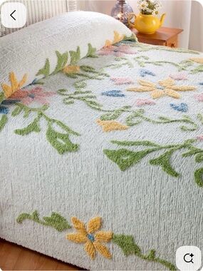 Floral Tufted Chenille Bedspread - Pastel Floral on White Full/Queen